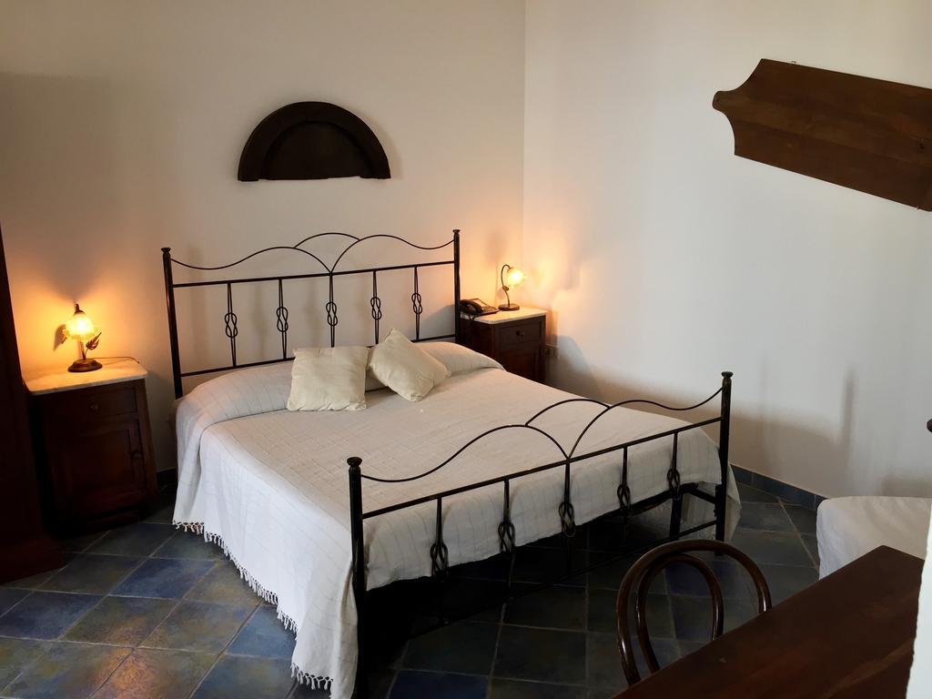 B&B Le Sette Vele Da Riccardo Santa Marina Salina Habitación foto